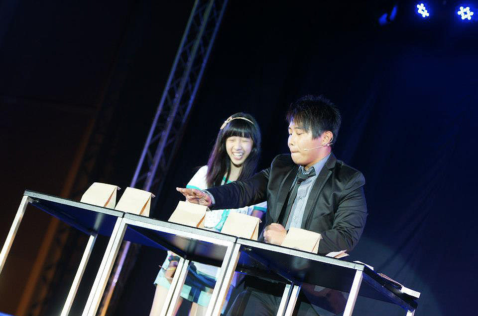 Mentalist and Illusionist performance