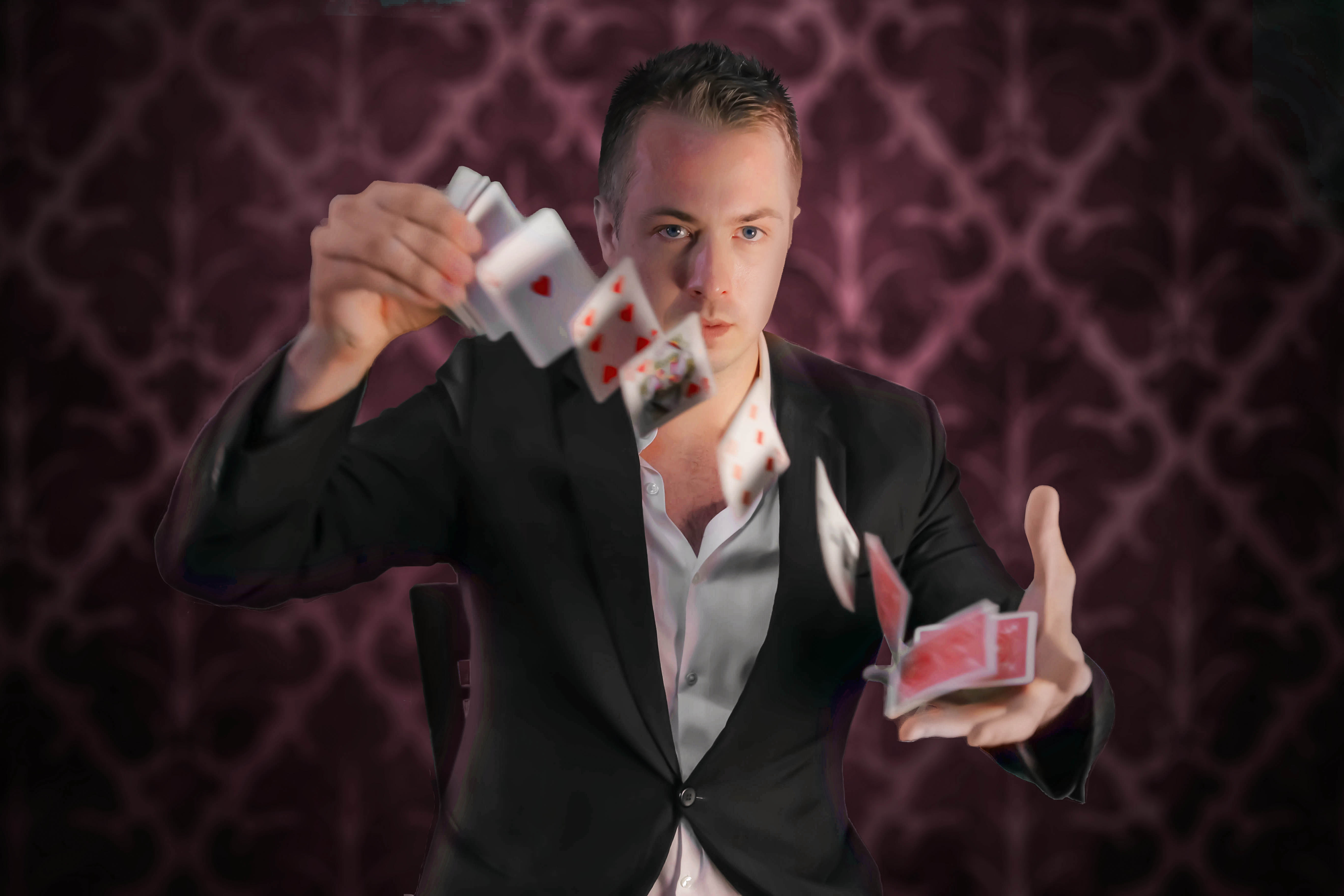Roaming Magician in Dubai