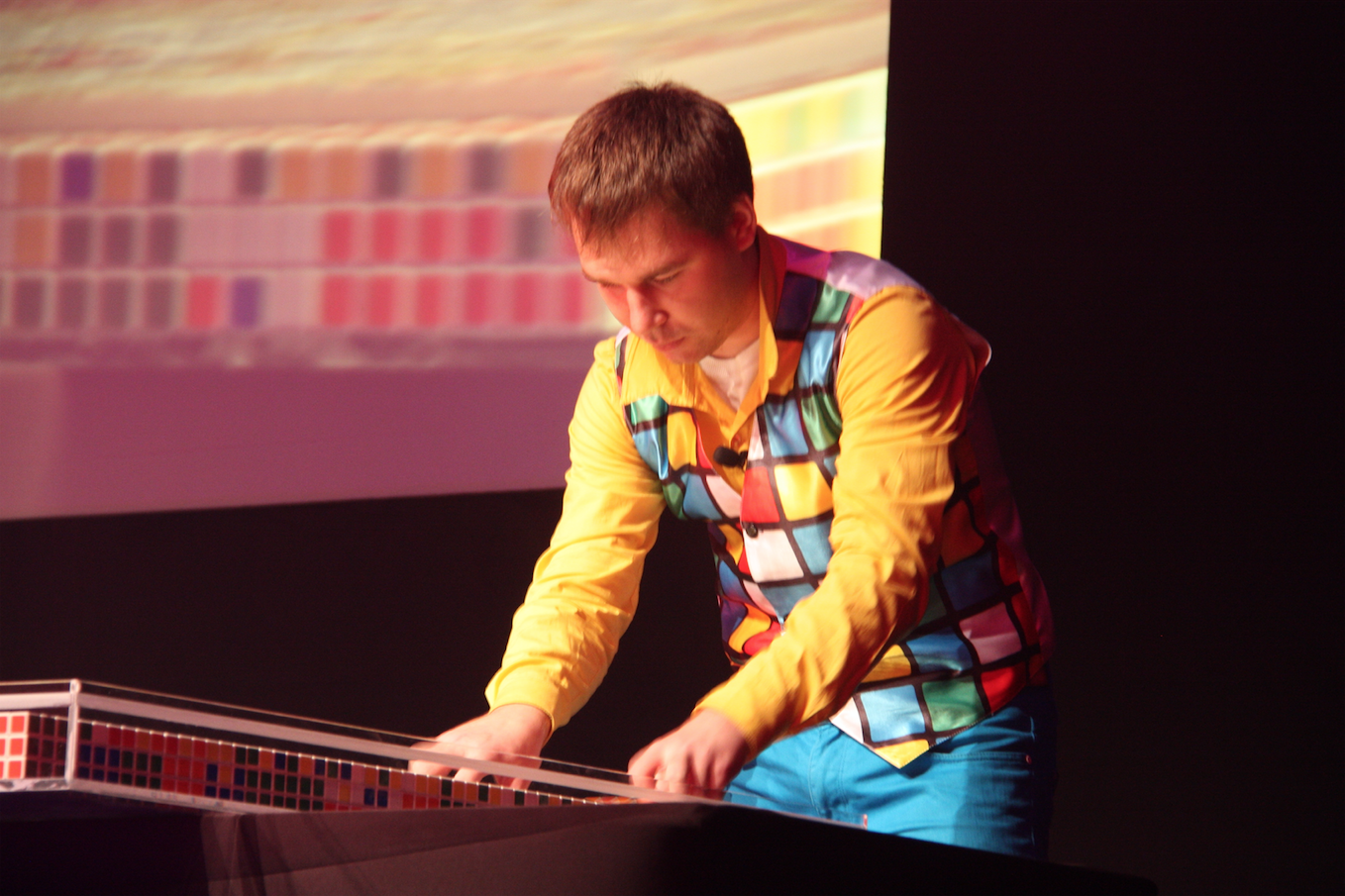 RUBIK'S CUBE SHOW performance