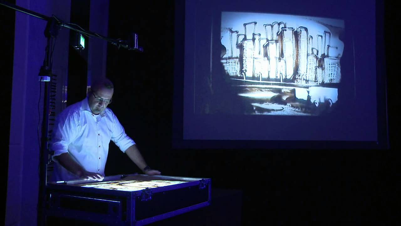 Sand Artist 1 performance
