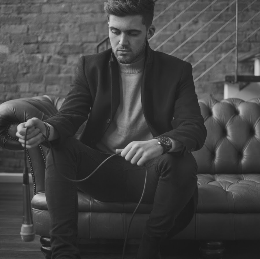 Solo Vocalist and Pianist