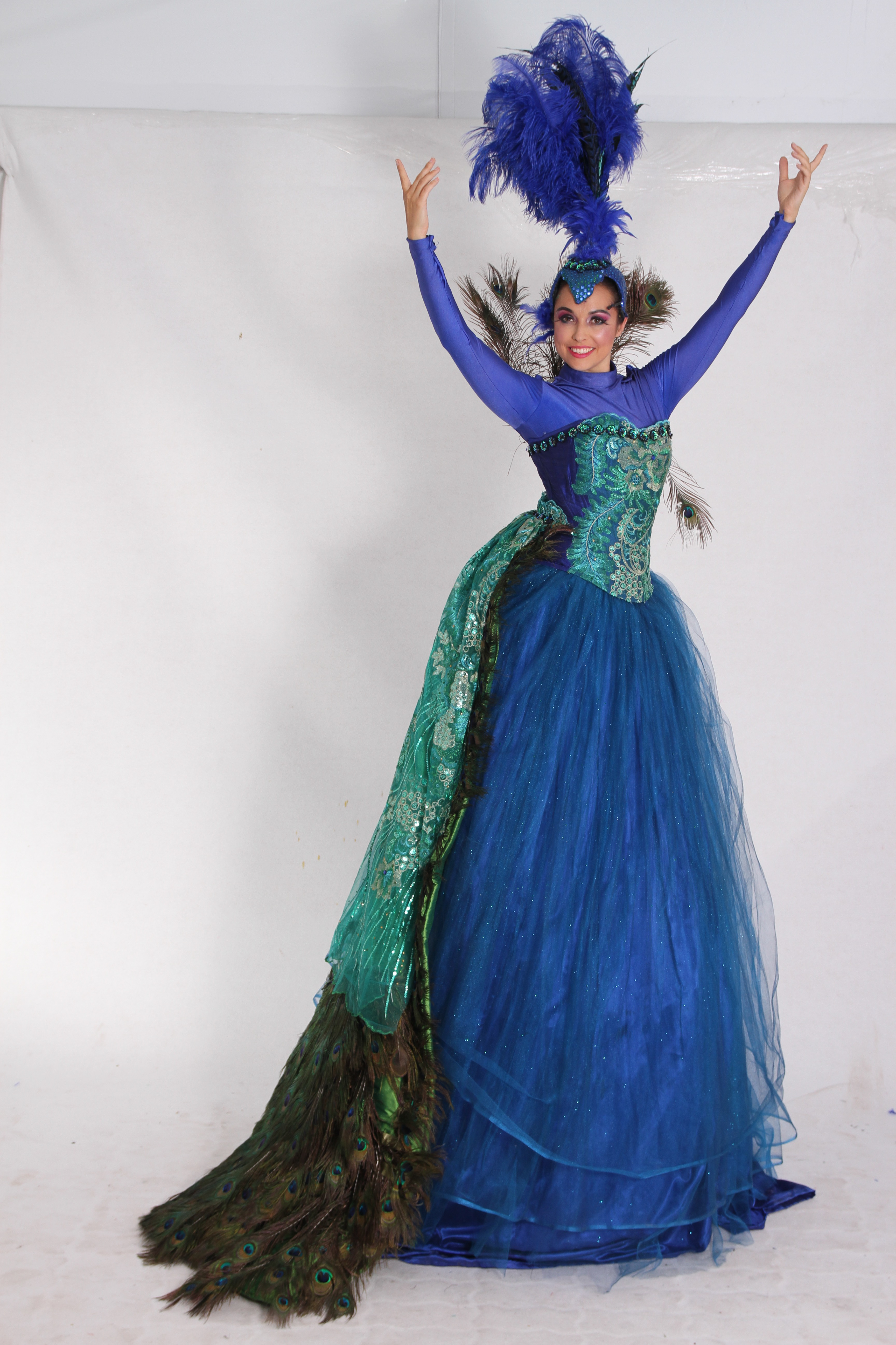 Stilt Walkers Dubai performance