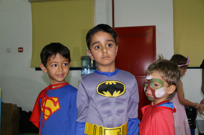 SUPER-HERO PARTY performance