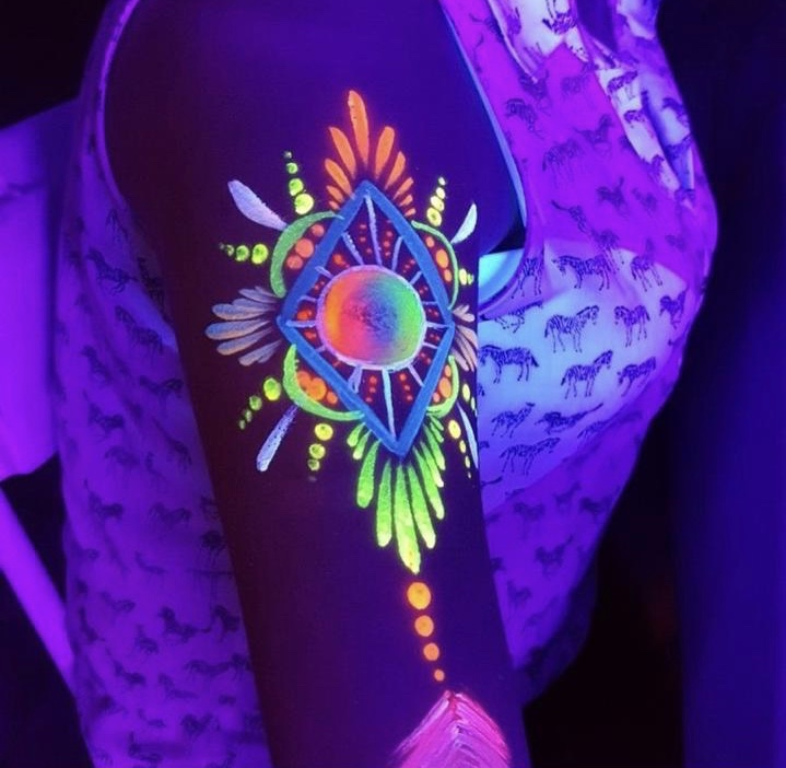 Temporary Tattoo Artist performance