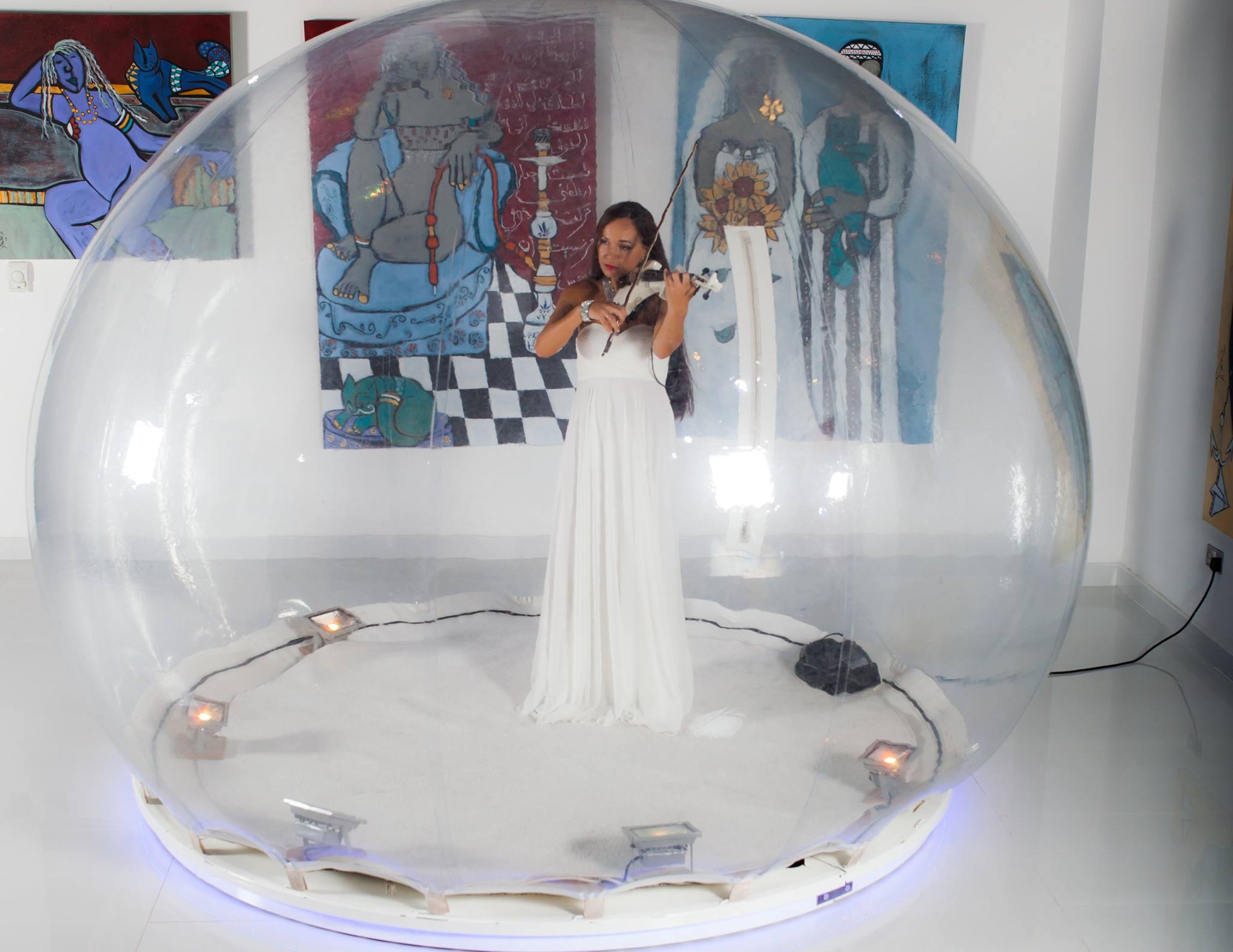 Violinist in a Bubble performance