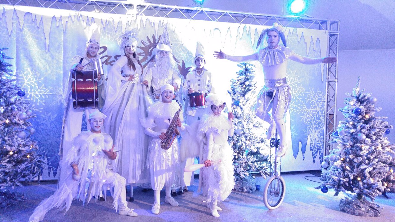 Wonderland Parade performance