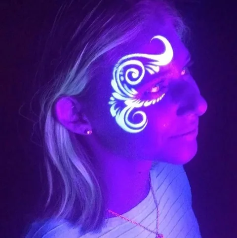 Temporary Tattoo Artist