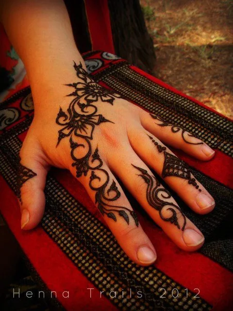 Henna Artist