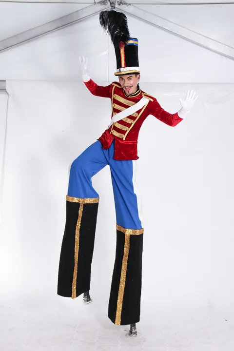 Stilt Walkers Dubai