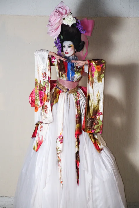 Stilt Walkers Dubai