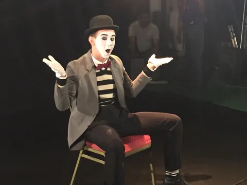 Roaming Mime Artist