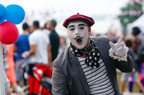 Roaming Mime Artist