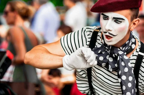 Roaming Mime Artist