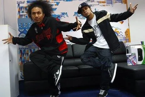 Hip Hop Break Dancers