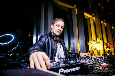 DJ VLADAN