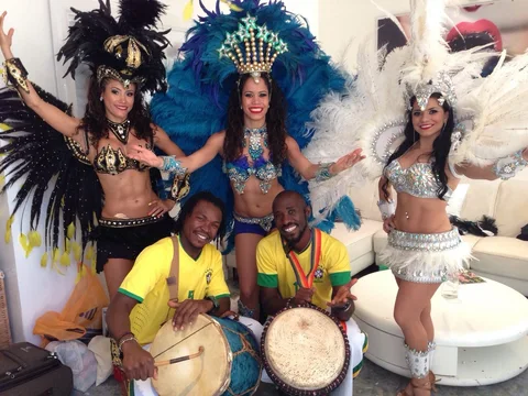 AFRICAN DRUMMERS & DANCERS