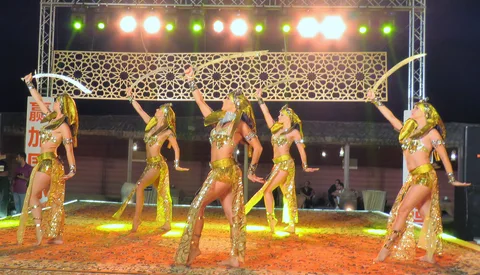 Snake Dance