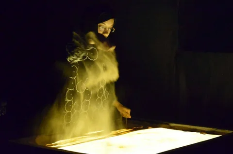 Lady Sand Artist