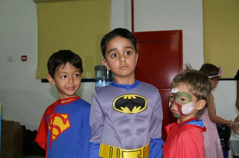 SUPER-HERO PARTY