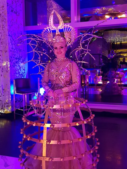 CHAMPAGNE LADY
