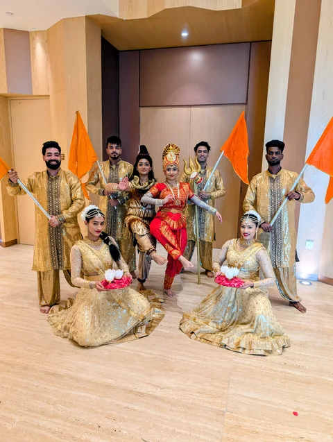 Bollywood Dancers