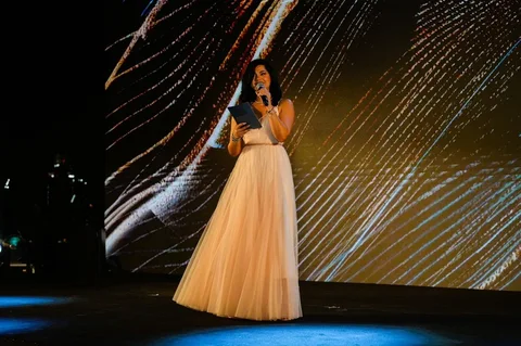 Bilingual Emcee for Corporate and Government Events