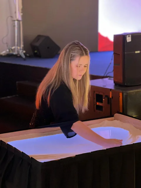Sand Artist