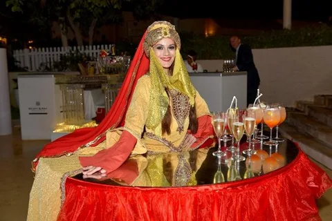 Live Lady Tables - Arabic / Oriental