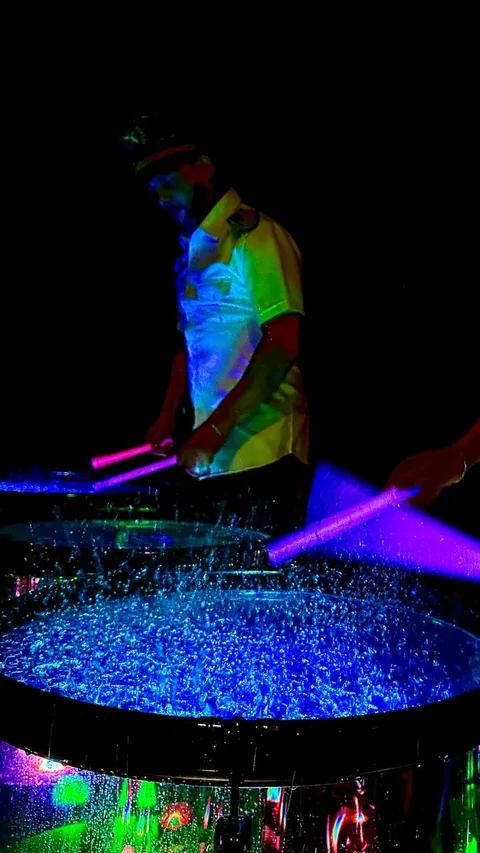 LED water drummer