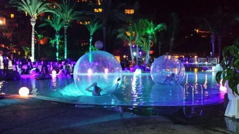 AQUA BUBBLE PERFORMERS
