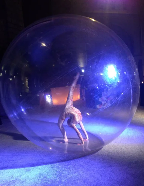 AQUA BUBBLE PERFORMERS